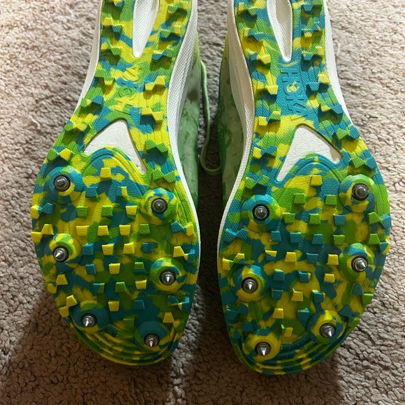 Hoka Crescendo XC Spike - Picture 2 of 3